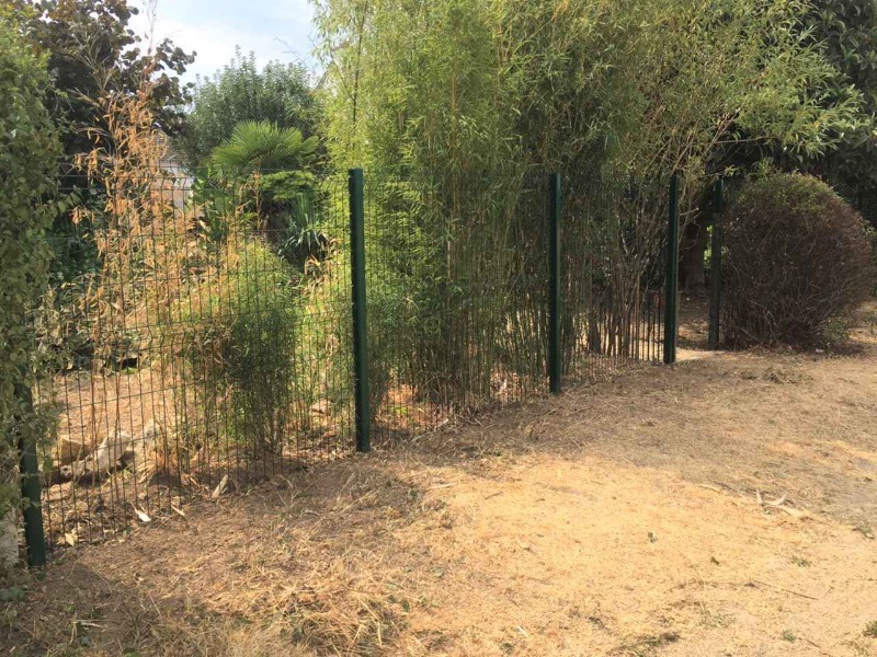 Cl&ocirc;ture grillage rigide